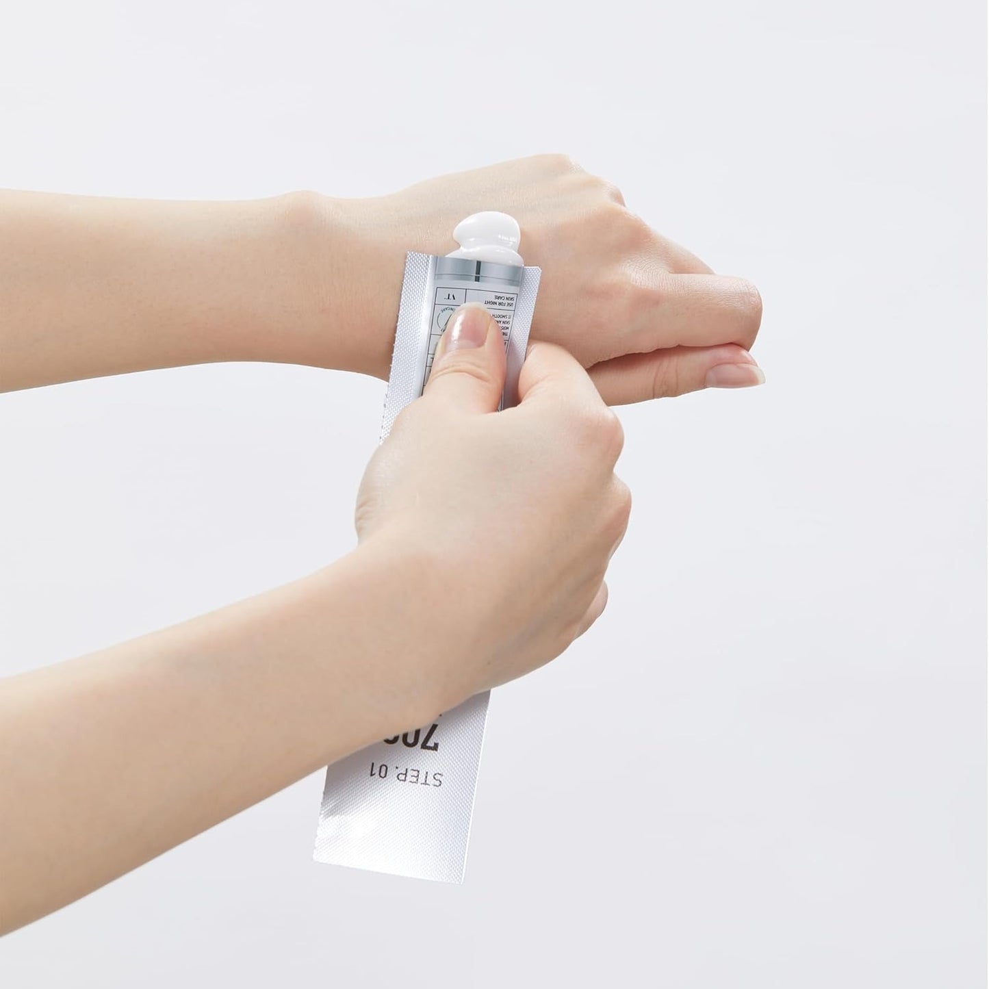 VT Cosmetics - Reedle Shot 700 2-Step Mask – Micro-Spicule Ampoule + Hydrating Sheet Mask (1.5 g + 25 g)